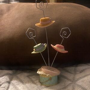 Charming Hat-Shaped Photo Holder - Multicolor
